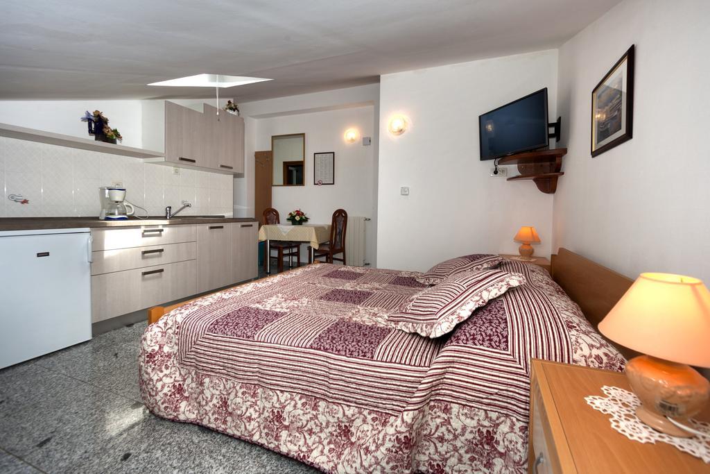 Apartments Prekalj ポレッチ 部屋 写真