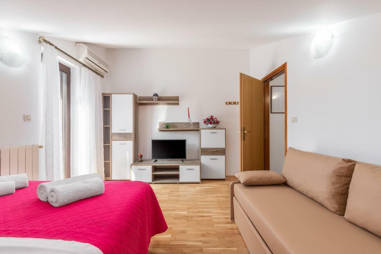 Apartments Prekalj ポレッチ エクステリア 写真