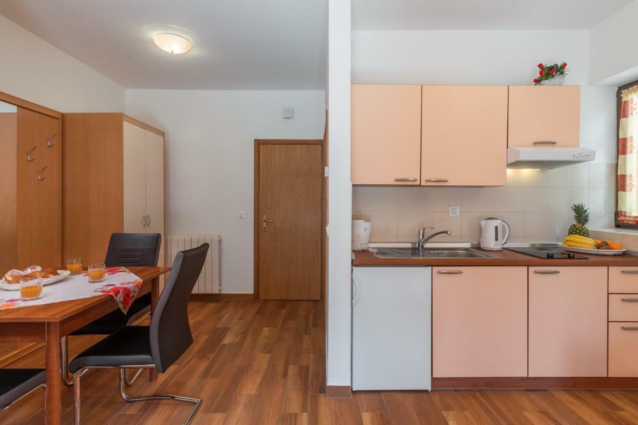 Apartments Prekalj ポレッチ エクステリア 写真