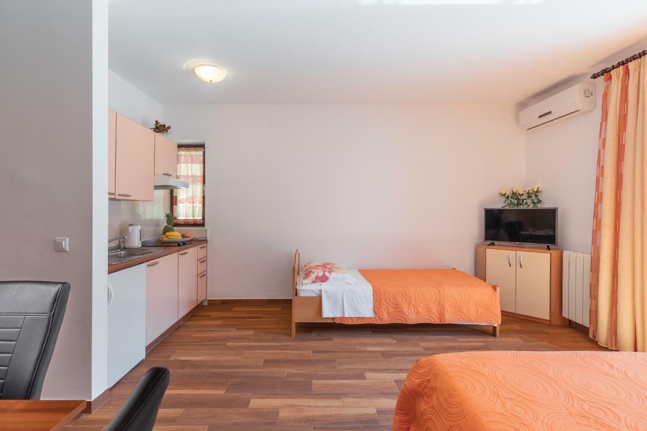 Apartments Prekalj ポレッチ エクステリア 写真